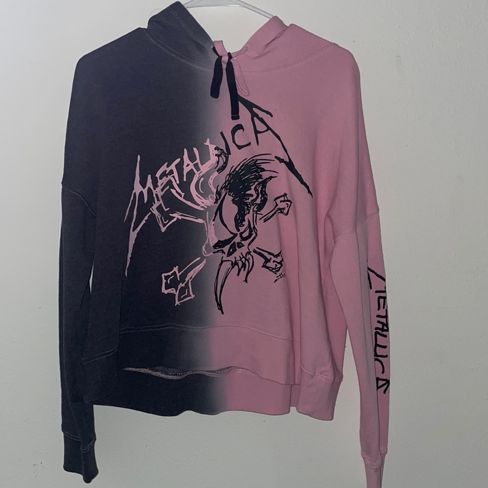 Metallica Jagged Skull Split-Dye Crop Girls Hoodie